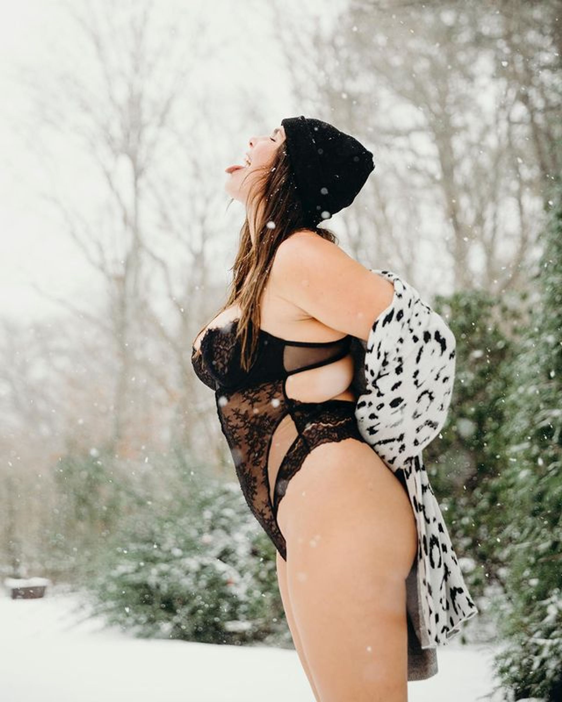 Candice Huffine-curvy hot plus size swimsuits