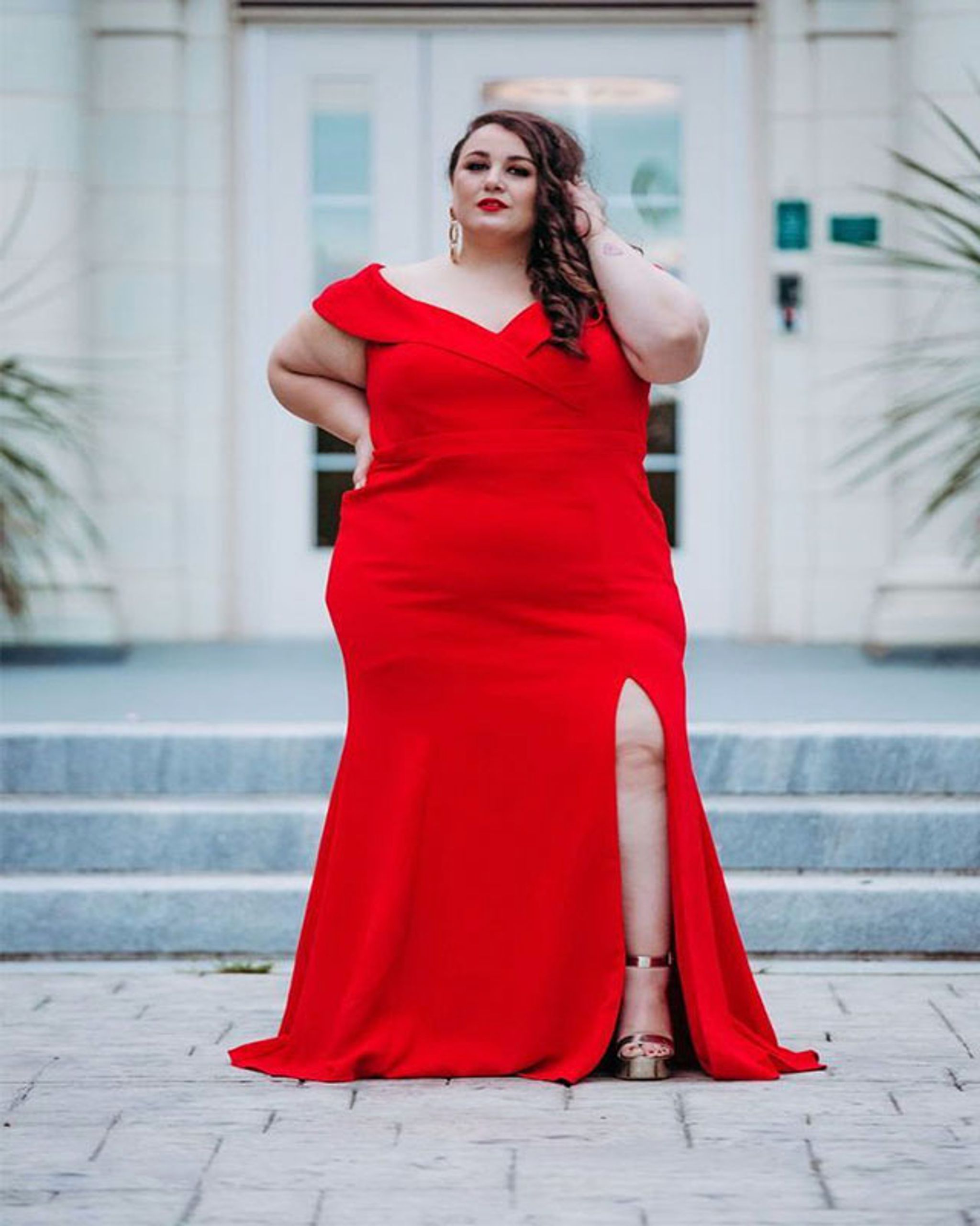 eveningwear photo shot-curvy woman