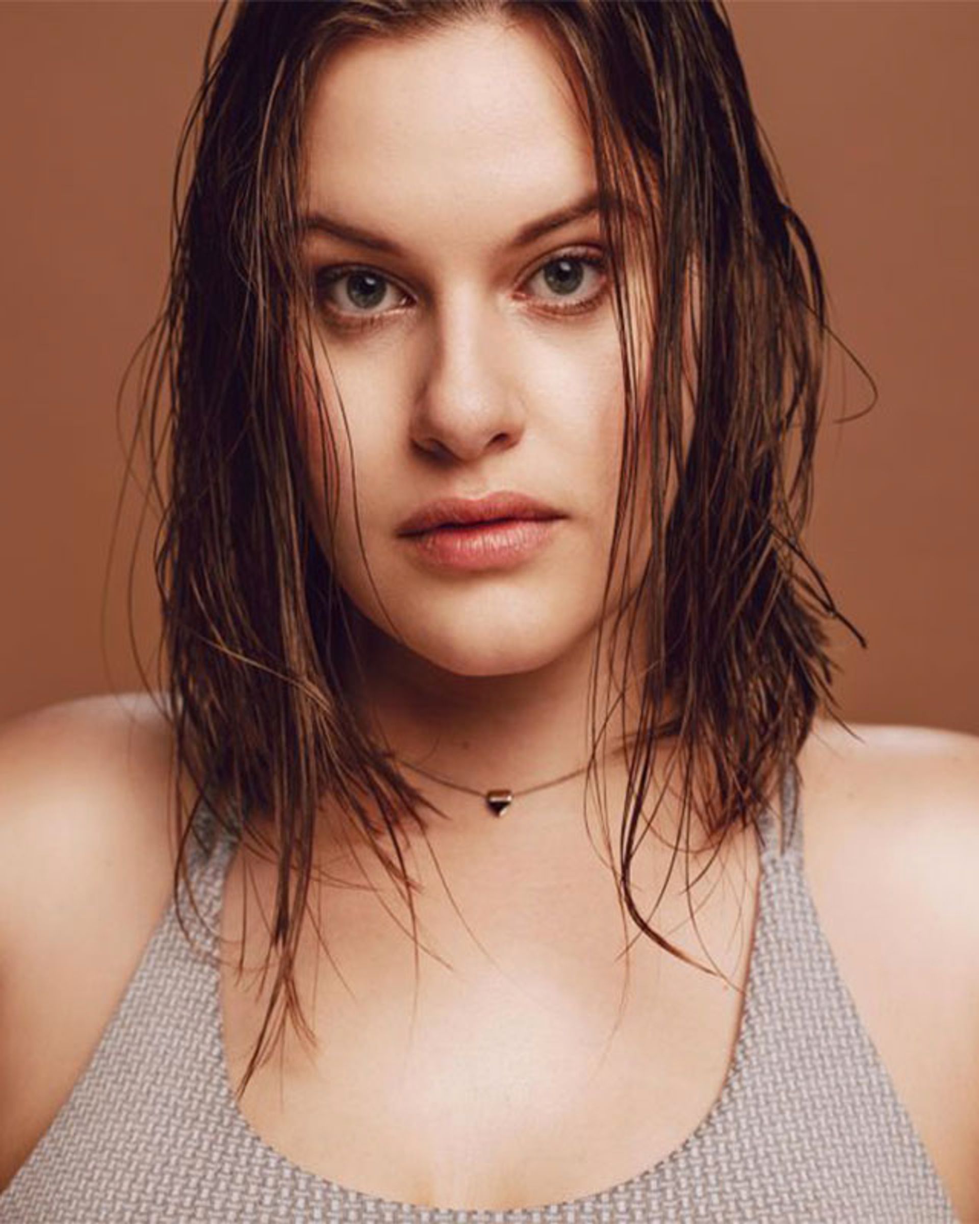 face photo shot-curvy woman