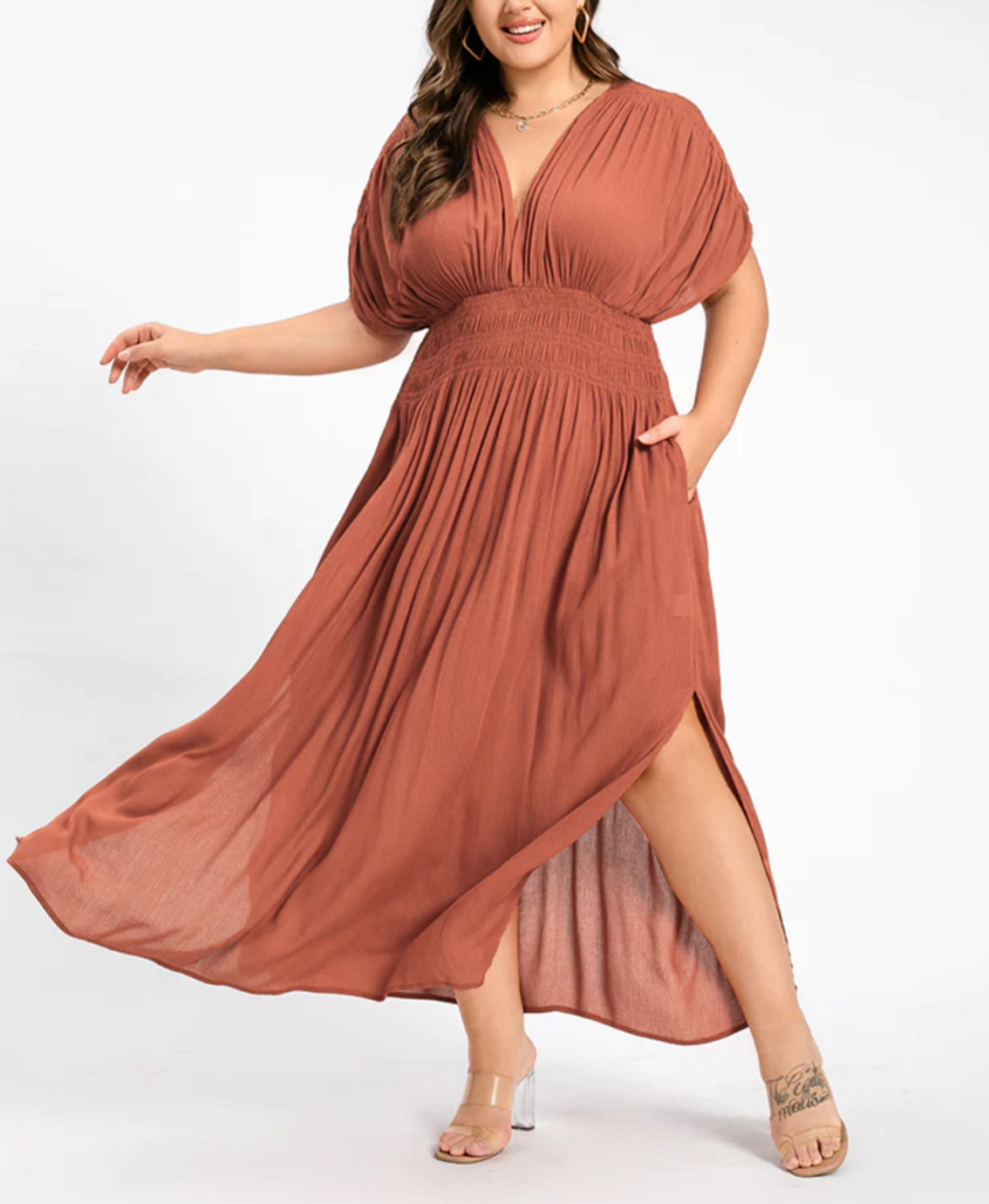 Plus size Wearing Ideas for a Night-out: A flowy maxi dress with wedges