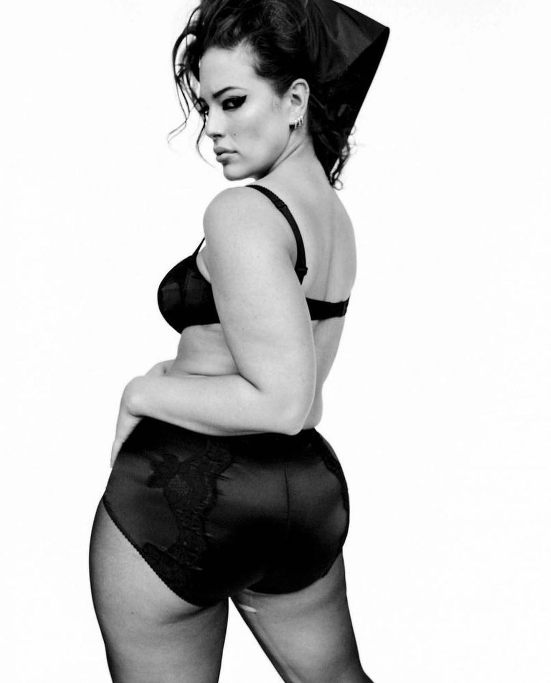 ashleygraham-curvy hot plus size swimsuits